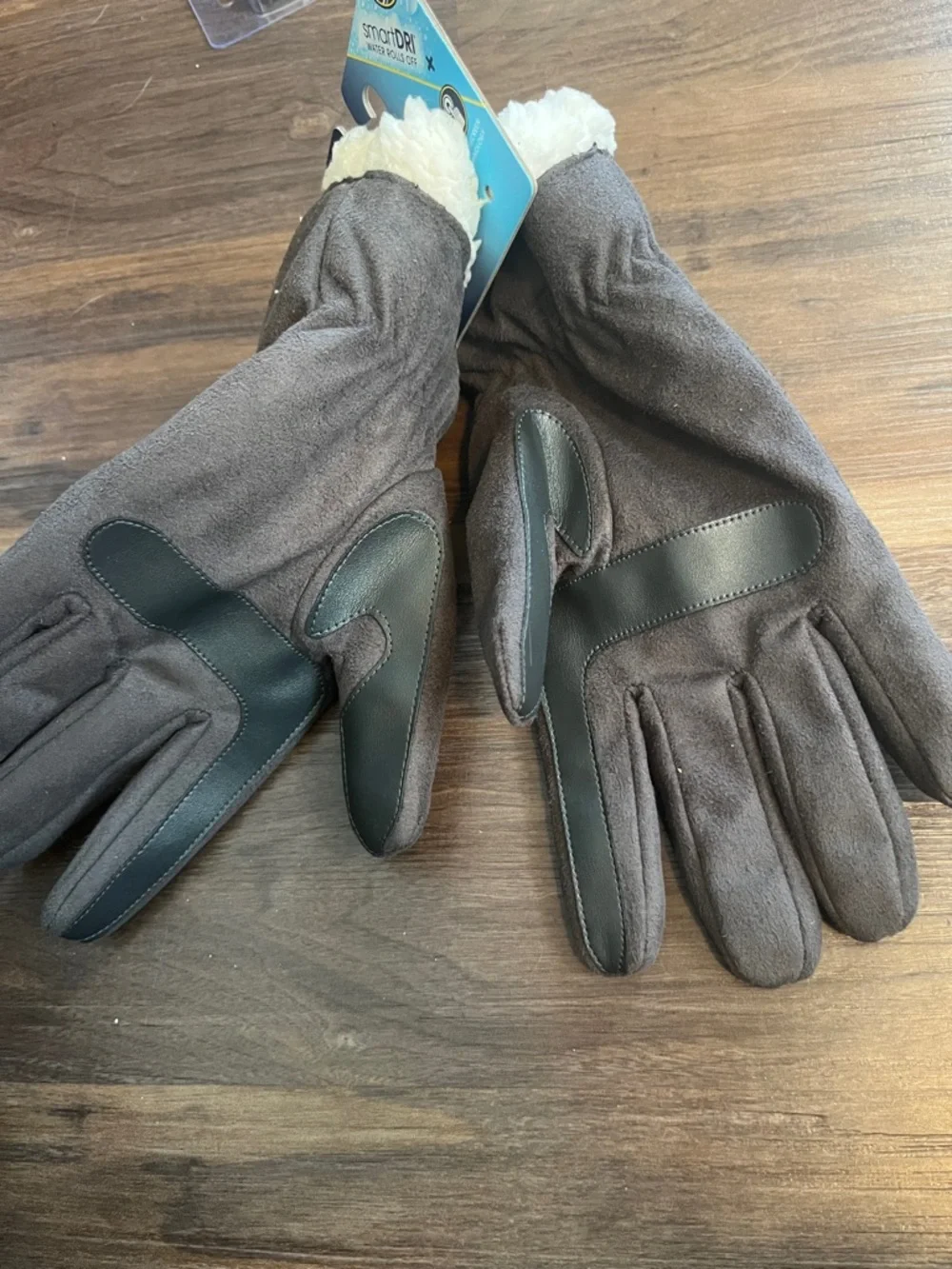 isotoner L/XL Charcoal Faux Suede Gloves with touchscreen capacity - Picture 3 of 5